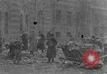 Immagine di Imperial soldati russi rivolta in Petrograd Pietrogrado Russia, 1917, secondo 32 filmato di repertorio 65675056575