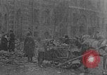 Immagine di Imperial soldati russi rivolta in Petrograd Pietrogrado Russia, 1917, secondo 35 filmato di repertorio 65675056575