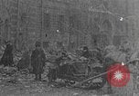 Immagine di Imperial soldati russi rivolta in Petrograd Pietrogrado Russia, 1917, secondo 36 filmato di repertorio 65675056575