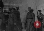 Immagine di Imperial soldati russi rivolta in Petrograd Pietrogrado Russia, 1917, secondo 43 filmato di repertorio 65675056575