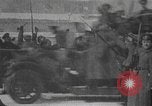 Immagine di Imperial soldati russi rivolta in Petrograd Pietrogrado Russia, 1917, secondo 54 filmato di repertorio 65675056575