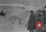 Immagine di Imperial soldati russi rivolta in Petrograd Pietrogrado Russia, 1917, secondo 56 filmato di repertorio 65675056575