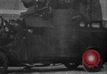 Immagine di Imperial soldati russi rivolta in Petrograd Pietrogrado Russia, 1917, secondo 62 filmato di repertorio 65675056575