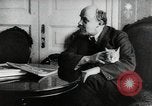 Image Vladimir Lénine avec son chat la Russie, 1917, de la seconde 6 séquences d'archives historiques vidéo 65675056590