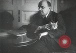 Image Vladimir Lénine avec son chat la Russie, 1917, de la seconde 17 séquences d'archives historiques vidéo 65675056590