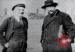 Immagine di Leader bolscevico Vladimir Lenin e Lev Kamenev Mosca Russia Unione Sovietica, 1918, secondo 5 filmato di repertorio 65675056595