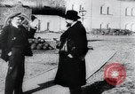 Immagine di Leader bolscevico Vladimir Lenin e Lev Kamenev Mosca Russia Unione Sovietica, 1918, secondo 15 filmato di repertorio 65675056595