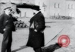 Immagine di Leader bolscevico Vladimir Lenin e Lev Kamenev Mosca Russia Unione Sovietica, 1918, secondo 18 filmato di repertorio 65675056595