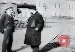 Immagine di Leader bolscevico Vladimir Lenin e Lev Kamenev Mosca Russia Unione Sovietica, 1918, secondo 19 filmato di repertorio 65675056595