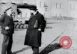 Immagine di Leader bolscevico Vladimir Lenin e Lev Kamenev Mosca Russia Unione Sovietica, 1918, secondo 23 filmato di repertorio 65675056595