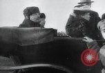 Immagine di Leader bolscevico Vladimir Lenin e Lev Kamenev Mosca Russia Unione Sovietica, 1918, secondo 30 filmato di repertorio 65675056595