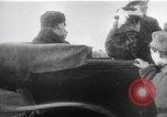 Immagine di Leader bolscevico Vladimir Lenin e Lev Kamenev Mosca Russia Unione Sovietica, 1918, secondo 33 filmato di repertorio 65675056595