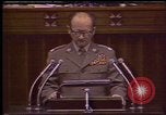 Standbild Erklärung des Kriegsrechts in Polen 1981 Polen, 1981, aus Sekunde 55 historischem Filmmaterial Videoclip 65675056617