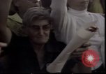 Standbild Wasserschläuche auf Demonstranten in Polen Krise verwendet Polen, 1981, aus Sekunde 8 historischem Filmmaterial Videoclip 65675056622