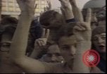 Standbild Wasserschläuche auf Demonstranten in Polen Krise verwendet Polen, 1981, aus Sekunde 16 historischem Filmmaterial Videoclip 65675056622