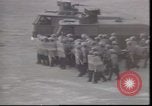 Standbild Wasserschläuche auf Demonstranten in Polen Krise verwendet Polen, 1981, aus Sekunde 19 historischem Filmmaterial Videoclip 65675056622