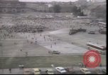 Standbild Wasserschläuche auf Demonstranten in Polen Krise verwendet Polen, 1981, aus Sekunde 30 historischem Filmmaterial Videoclip 65675056622