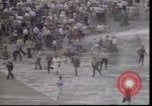 Standbild Wasserschläuche auf Demonstranten in Polen Krise verwendet Polen, 1981, aus Sekunde 35 historischem Filmmaterial Videoclip 65675056622