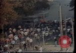Standbild Wasserschläuche auf Demonstranten in Polen Krise verwendet Polen, 1981, aus Sekunde 47 historischem Filmmaterial Videoclip 65675056622
