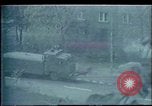 Standbild Wasserschläuche auf Demonstranten in Polen Krise verwendet Polen, 1981, aus Sekunde 60 historischem Filmmaterial Videoclip 65675056622