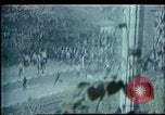 Standbild Wasserschläuche auf Demonstranten in Polen Krise verwendet Polen, 1981, aus Sekunde 62 historischem Filmmaterial Videoclip 65675056622