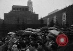 Standbild May Day Parade Moskau Russland Sowjetunion, 1958, aus Sekunde 25 historischem Filmmaterial Videoclip 65675056656