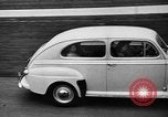 Immagine di Prima Ford modello anno 1946 vetture Detroit Michigan USA, 1945, secondo 11 filmato di repertorio 65675056677