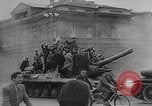 Immagine di Proteste nel 1953 e 1956 contro il governo comunista La Germania est, 1953, secondo 61 filmato di repertorio 65675056704