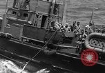 Standbild Peleliu Invasion Peleliu Palau Inseln, 1944, aus Sekunde 30 historischem Filmmaterial Videoclip 65675056741