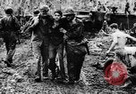 Standbild Wunden und medizinische Behandlung von US-Soldaten Pacific Theater, 1944, aus Sekunde 3 historischem Filmmaterial Videoclip 65675056748