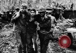 Standbild Wunden und medizinische Behandlung von US-Soldaten Pacific Theater, 1944, aus Sekunde 5 historischem Filmmaterial Videoclip 65675056748
