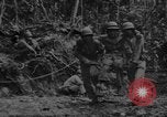 Standbild Wunden und medizinische Behandlung von US-Soldaten Pacific Theater, 1944, aus Sekunde 7 historischem Filmmaterial Videoclip 65675056748
