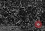 Standbild Wunden und medizinische Behandlung von US-Soldaten Pacific Theater, 1944, aus Sekunde 8 historischem Filmmaterial Videoclip 65675056748