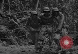 Standbild Wunden und medizinische Behandlung von US-Soldaten Pacific Theater, 1944, aus Sekunde 9 historischem Filmmaterial Videoclip 65675056748