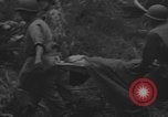 Standbild Wunden und medizinische Behandlung von US-Soldaten Pacific Theater, 1944, aus Sekunde 14 historischem Filmmaterial Videoclip 65675056748