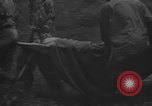 Standbild Wunden und medizinische Behandlung von US-Soldaten Pacific Theater, 1944, aus Sekunde 18 historischem Filmmaterial Videoclip 65675056748