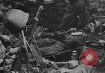 Standbild Wunden und medizinische Behandlung von US-Soldaten Pacific Theater, 1944, aus Sekunde 37 historischem Filmmaterial Videoclip 65675056748
