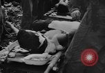 Standbild Wunden und medizinische Behandlung von US-Soldaten Pacific Theater, 1944, aus Sekunde 38 historischem Filmmaterial Videoclip 65675056748