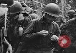 Standbild Wunden und medizinische Behandlung von US-Soldaten Pacific Theater, 1944, aus Sekunde 46 historischem Filmmaterial Videoclip 65675056748