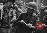 Standbild Wunden und medizinische Behandlung von US-Soldaten Pacific Theater, 1944, aus Sekunde 47 historischem Filmmaterial Videoclip 65675056748