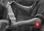 Standbild Wunden und medizinische Behandlung von US-Soldaten Pacific Theater, 1944, aus Sekunde 53 historischem Filmmaterial Videoclip 65675056748