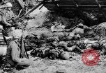 Standbild uns und feindliche Soldaten in Zweiten Weltkrieg Pacific Theater, 1944, aus Sekunde 3 historischem Filmmaterial Videoclip 65675056749