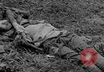 Standbild uns und feindliche Soldaten in Zweiten Weltkrieg Pacific Theater, 1944, aus Sekunde 19 historischem Filmmaterial Videoclip 65675056749