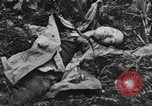 Standbild uns und feindliche Soldaten in Zweiten Weltkrieg Pacific Theater, 1944, aus Sekunde 20 historischem Filmmaterial Videoclip 65675056749