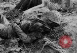 Standbild uns und feindliche Soldaten in Zweiten Weltkrieg Pacific Theater, 1944, aus Sekunde 31 historischem Filmmaterial Videoclip 65675056749