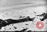 Standbild uns und feindliche Soldaten in Zweiten Weltkrieg Pacific Theater, 1944, aus Sekunde 42 historischem Filmmaterial Videoclip 65675056749