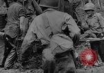 Standbild uns und feindliche Soldaten in Zweiten Weltkrieg Pacific Theater, 1944, aus Sekunde 52 historischem Filmmaterial Videoclip 65675056749