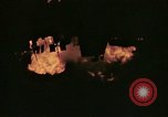 Immagine di Sbarco Nave cisterna ustioni di notte Hawaii USA, 1944, secondo 3 filmato di repertorio 65675056761