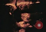 Immagine di Sbarco Nave cisterna ustioni di notte Hawaii USA, 1944, secondo 14 filmato di repertorio 65675056761