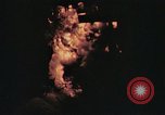 Immagine di Sbarco Nave cisterna ustioni di notte Hawaii USA, 1944, secondo 18 filmato di repertorio 65675056761